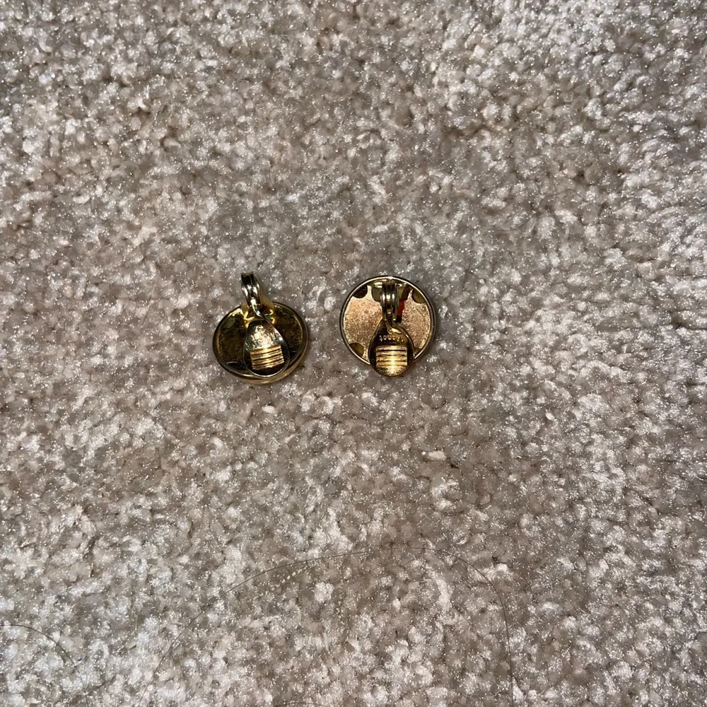 Vintage 50’s Gold Round Stud Clip-on Earrings - Picture 3 of 7